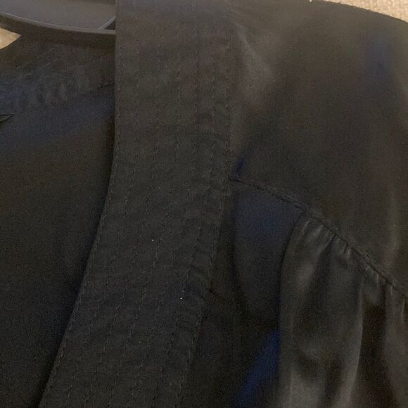 Express Design Studio Silk Blouse With Cap Sleeve & V-Neck. Size XS. - Picture 5 of 7